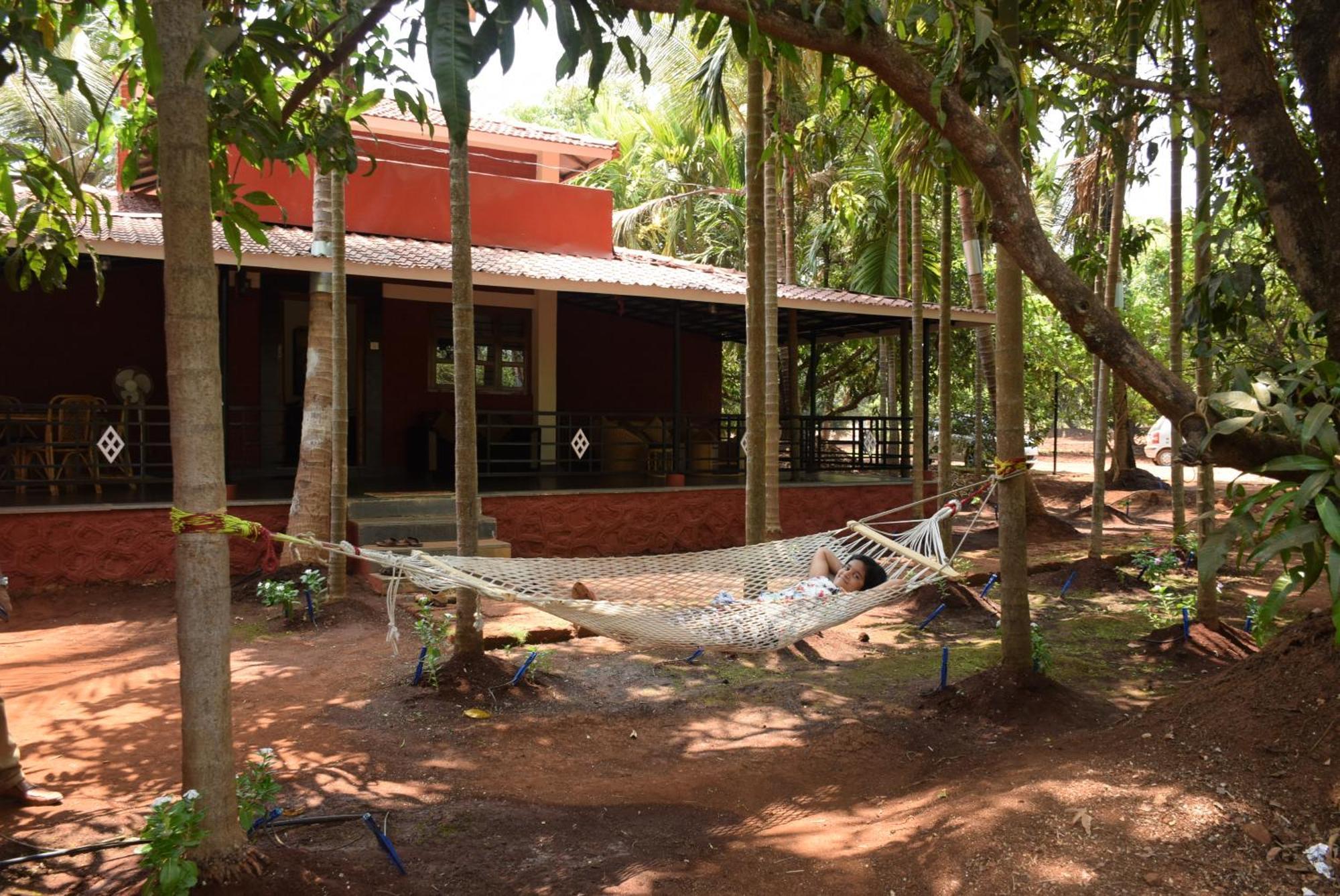 فيلا Red Roof Farmhouse Chiplūn المظهر الخارجي الصورة