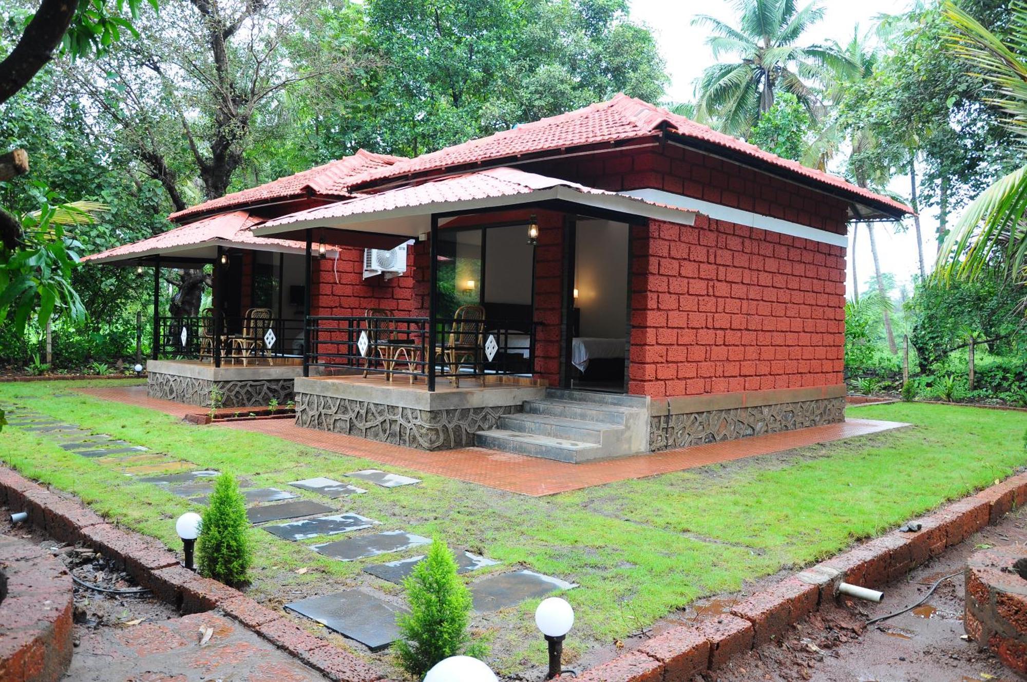 فيلا Red Roof Farmhouse Chiplūn المظهر الخارجي الصورة